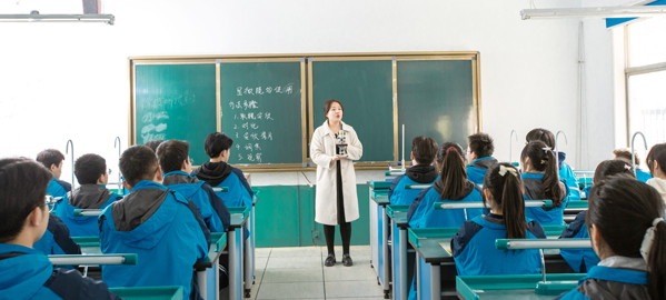 府谷引入导师机制，准确把握考试方向