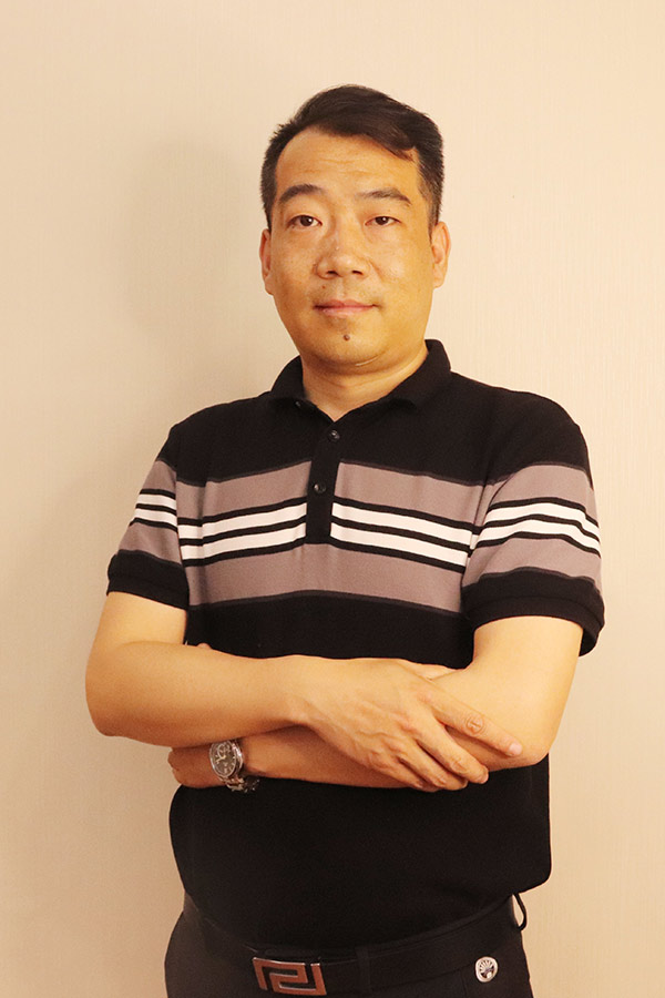府谷冯少坤 本科学历,毕业于陕西师范大学