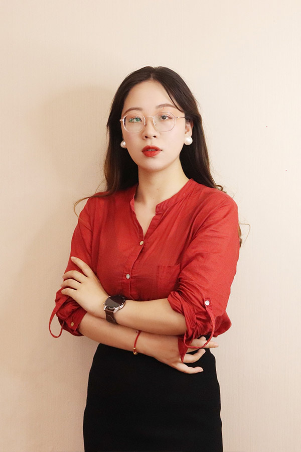 府谷张治华 本科学历，毕业于陕西师范大学
