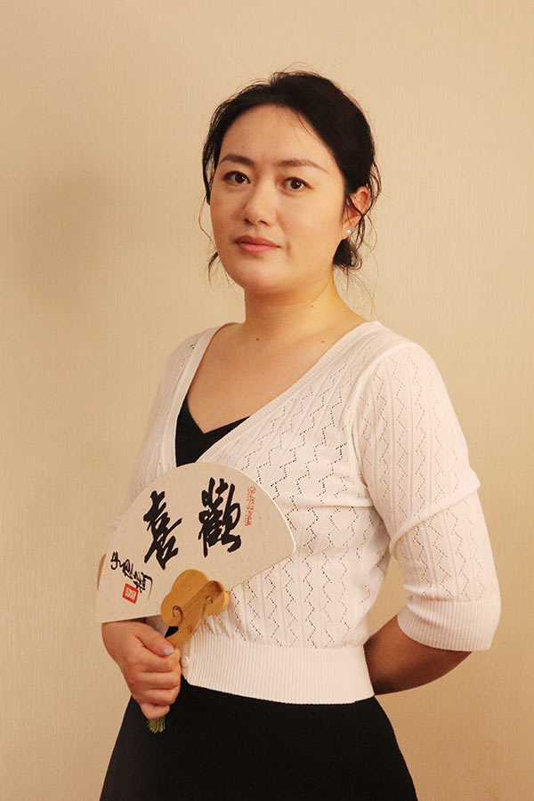 府谷石亚利 研究生学历,毕业于陕西师范大学